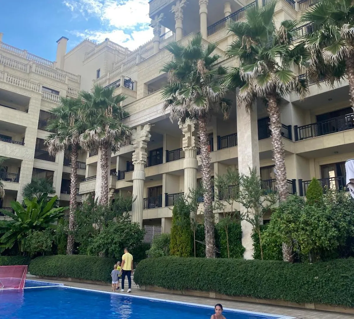 Argisht Luxury Apartment With 4 Pools, Zlate písky