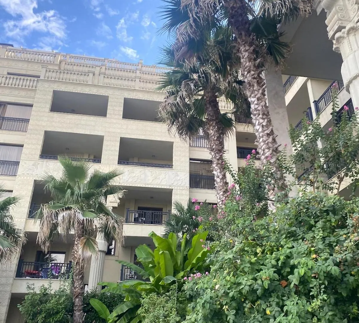 Argisht Luxury Apartment With 4 Pools, Zlate písky